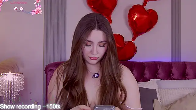 KiraBarlows online show from 8, 4, 2026