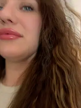 KiraBarlows online show from 4, 6, 2026