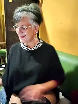 ilonna2025 online show from 22, 4, 2026