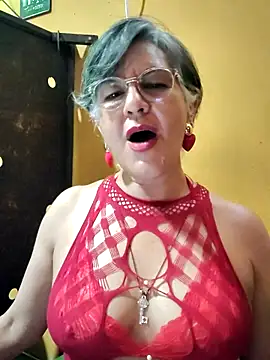Snapshot of ilonna2025 chatting on 13, 6, 2026 ilonna2025 online show from 13, 6, 2026
