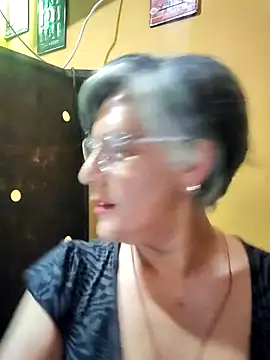 Snapshot of ilonna2025 chatting on 19, 6, 2026 ilonna2025 online show from 19, 6, 2026
