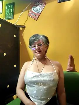 Snapshot of ilonna2025 chatting on 24, 6, 2026 ilonna2025 online show from 24, 6, 2026