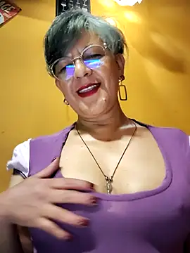 Snapshot of ilonna2025 chatting on 16, 7, 2026 ilonna2025 online show from 16, 7, 2026