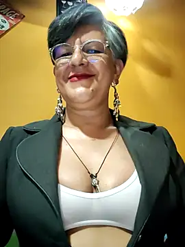 Snapshot of ilonna2025 chatting on 22, 7, 2026 ilonna2025 online show from 22, 7, 2026