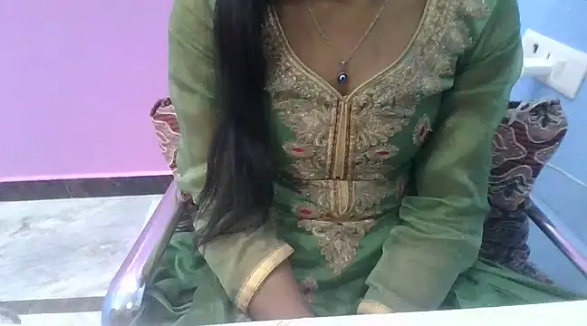 Snapshot of Leoni_G chatting on 7, 3, 2025 Leoni G online show from 7, 3, 2025