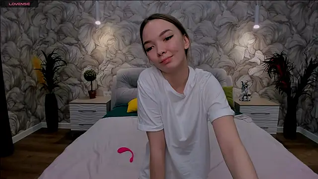 SusannJohnson online show from 23, 2, 2025