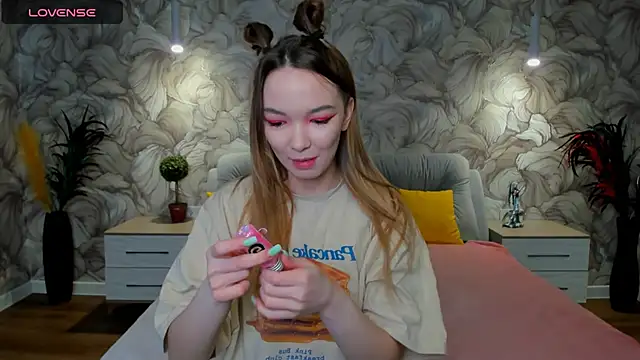 SusannJohnson online show from 17, 3, 2025