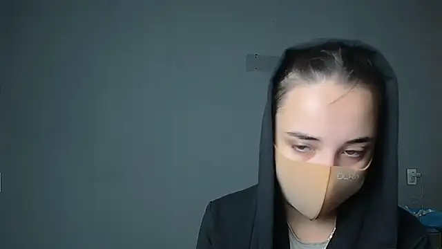 Eva Gloryy online show from 8, 10, 2025