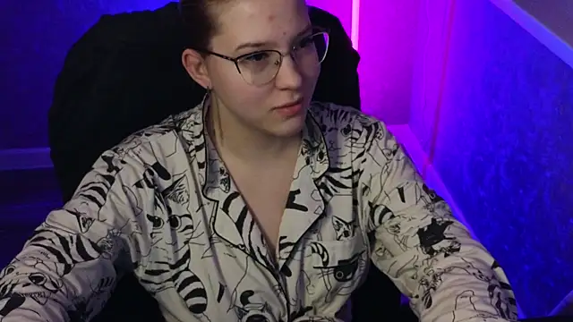 HotBrandyX online show from 2, 3, 2025