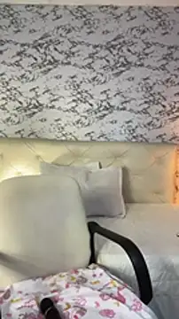 viktoria davis  online show from 25, 1, 2025