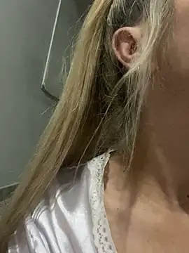 viktoria davis  online show from 27, 1, 2025