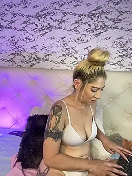 viktoria davis  online show from 18, 2, 2025