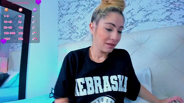 viktoria davis  online show from 19, 2, 2025