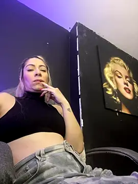 viktoria davis  online show from 13, 9, 2025