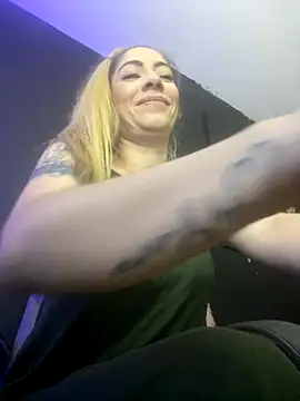 viktoria davis  online show from 25, 9, 2025