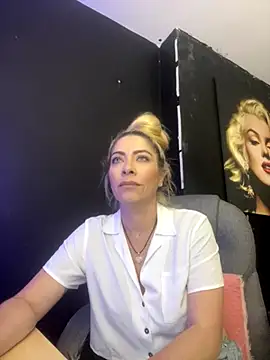 viktoria davis  online show from 5, 12, 2025