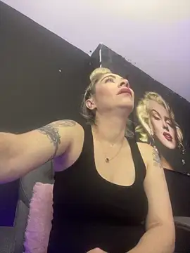 viktoria davis  online show from 25, 2, 2026