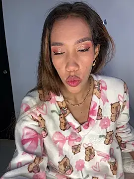 zoe storm online show from 19, 12, 2025