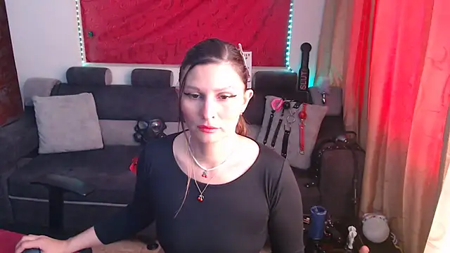 sachaclinford online show from 10, 10, 2025