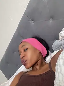 Snapshot of Go_Meg chatting on 14, 10, 2025 Go Meg online show from 14, 10, 2025