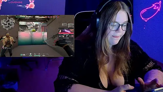 EveBaker04 online show from 18, 12, 2025