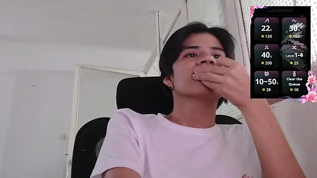 Snapshot of Dha_lia0 chatting on 18, 10, 2025 Dha lia0 online show from 18, 10, 2025