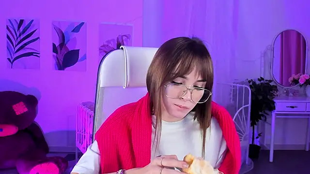 DakotaaJohnnson online show from 30, 1, 2025