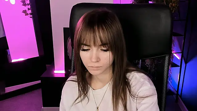 DakotaaJohnnson online show from 11, 2, 2025