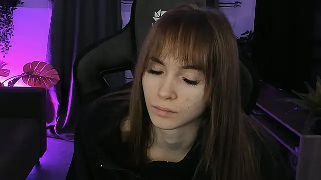 DakotaaJohnnson online show from 25, 2, 2025