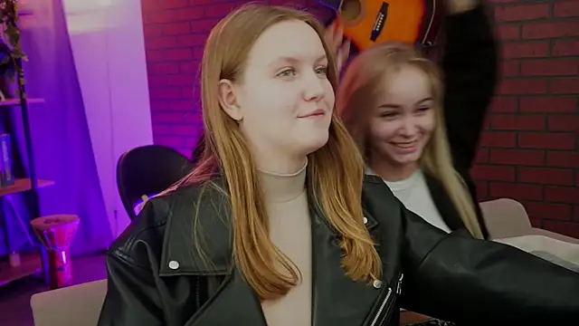 DakotaaJohnnson online show from 25, 9, 2025