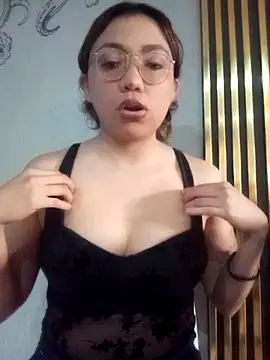 Snapshot of criscrispdv chatting on 27, 2, 2026 criscrispdv online show from 27, 2, 2026