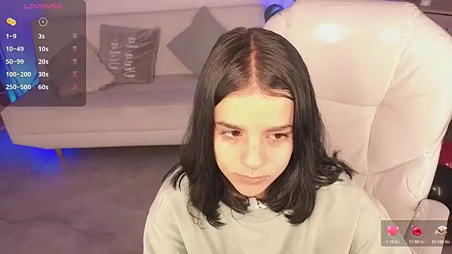 Nicole Foxx  online show from 29, 3, 2026