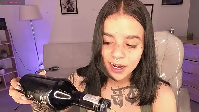 Nicole Foxx  online show from 2, 4, 2026