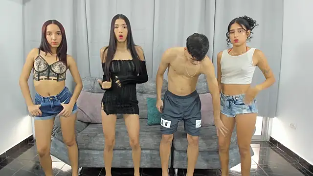 Snapshot of hotlittleones18 chatting on 14, 3, 2025 hotlittleones18 online show from 14, 3, 2025