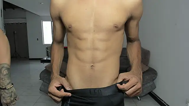 Snapshot of hotlittleones18 chatting on 31, 10, 2025 hotlittleones18 online show from 31, 10, 2025