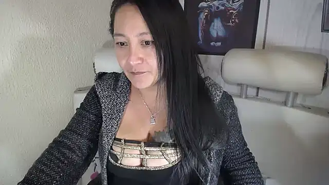 JULIANAWET69 online show from 5, 1, 2025