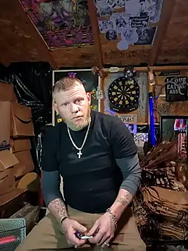 Snapshot of johnnybigcock83 chatting on 6, 3, 2025 johnnybigcock83 online show from 6, 3, 2025