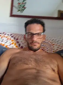 Snapshot of Nzino1983 chatting on 4, 7, 2026 Nzino1983 online show from 4, 7, 2026