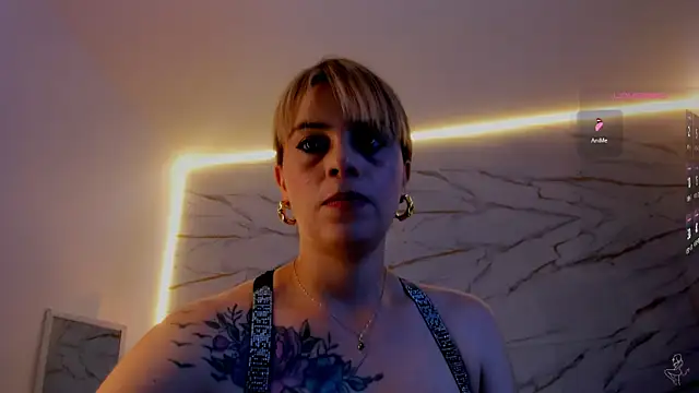 RayaCarr  online show from 2, 6, 2026