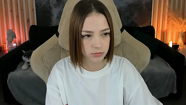 Snapshot of PamBeesly chatting on 28, 10, 2025 PamBeesly online show from 28, 10, 2025