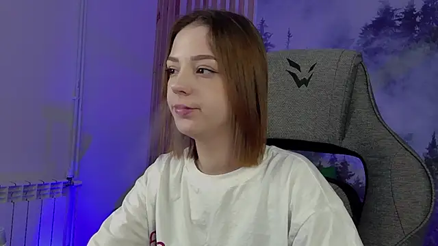 Snapshot of PamBeesly chatting on 27, 11, 2025 PamBeesly online show from 27, 11, 2025