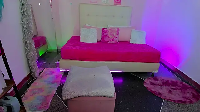 Snapshot of ScarlettDreamss7 chatting on 9, 9, 2025 ScarlettDreamss7 online show from 9, 9, 2025