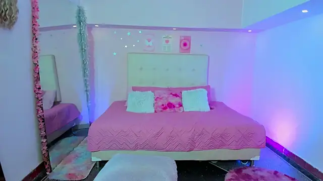 Snapshot of ScarlettDreamss7 chatting on 4, 10, 2025 ScarlettDreamss7 online show from 4, 10, 2025