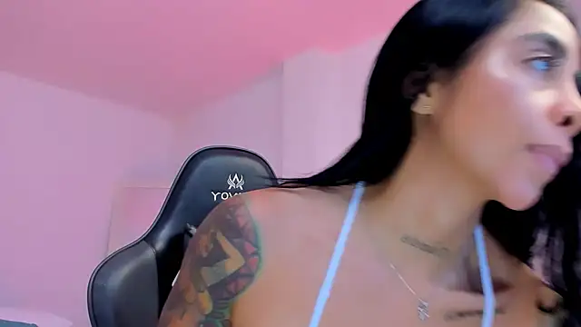 sophierooy22 online show from 19, 4, 2026