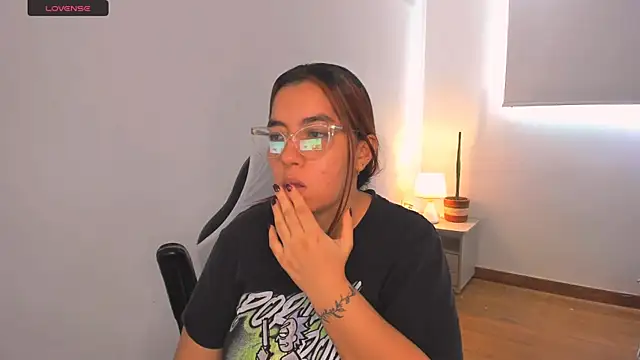 Snapshot of brithany_olson25 chatting on 5, 3, 2025 brithany olson25 online show from 5, 3, 2025