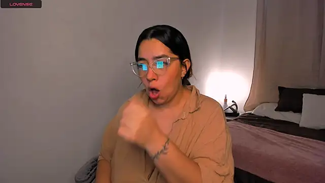 Snapshot of brithany_olson25 chatting on 6, 10, 2025 brithany olson25 online show from 6, 10, 2025