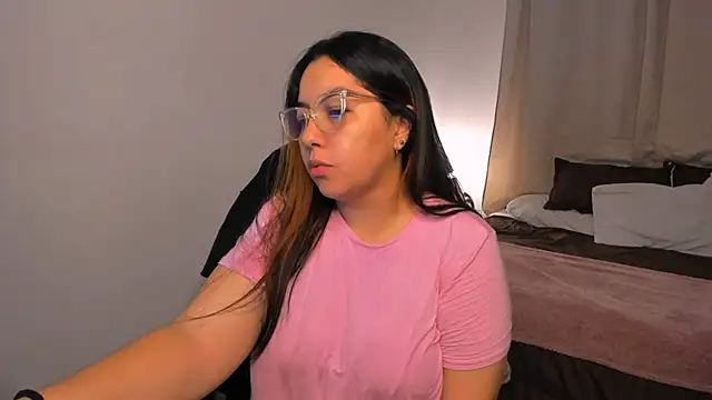 Snapshot of brithany_olson25 chatting on 12, 10, 2025 brithany olson25 online show from 12, 10, 2025