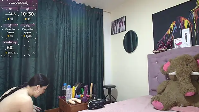 Snapshot of Emmie_Hot chatting on 21, 10, 2025 Emmie Hot online show from 21, 10, 2025