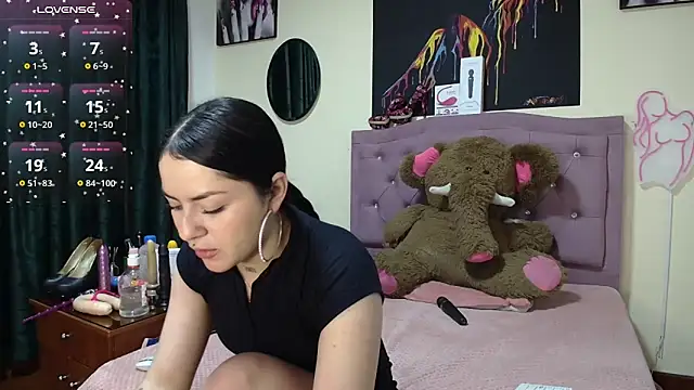 Snapshot of Emmie_Hot chatting on 1, 11, 2025 Emmie Hot online show from 1, 11, 2025