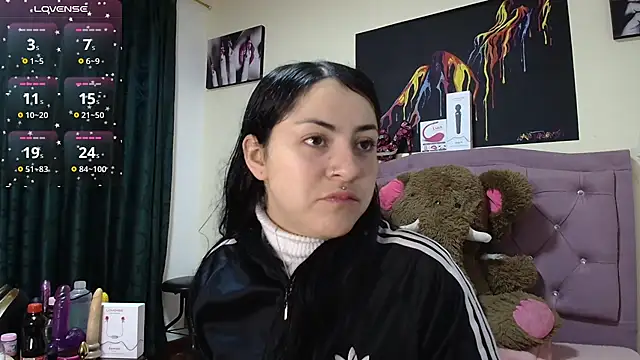 Snapshot of Emmie_Hot chatting on 10, 11, 2025 Emmie Hot online show from 10, 11, 2025